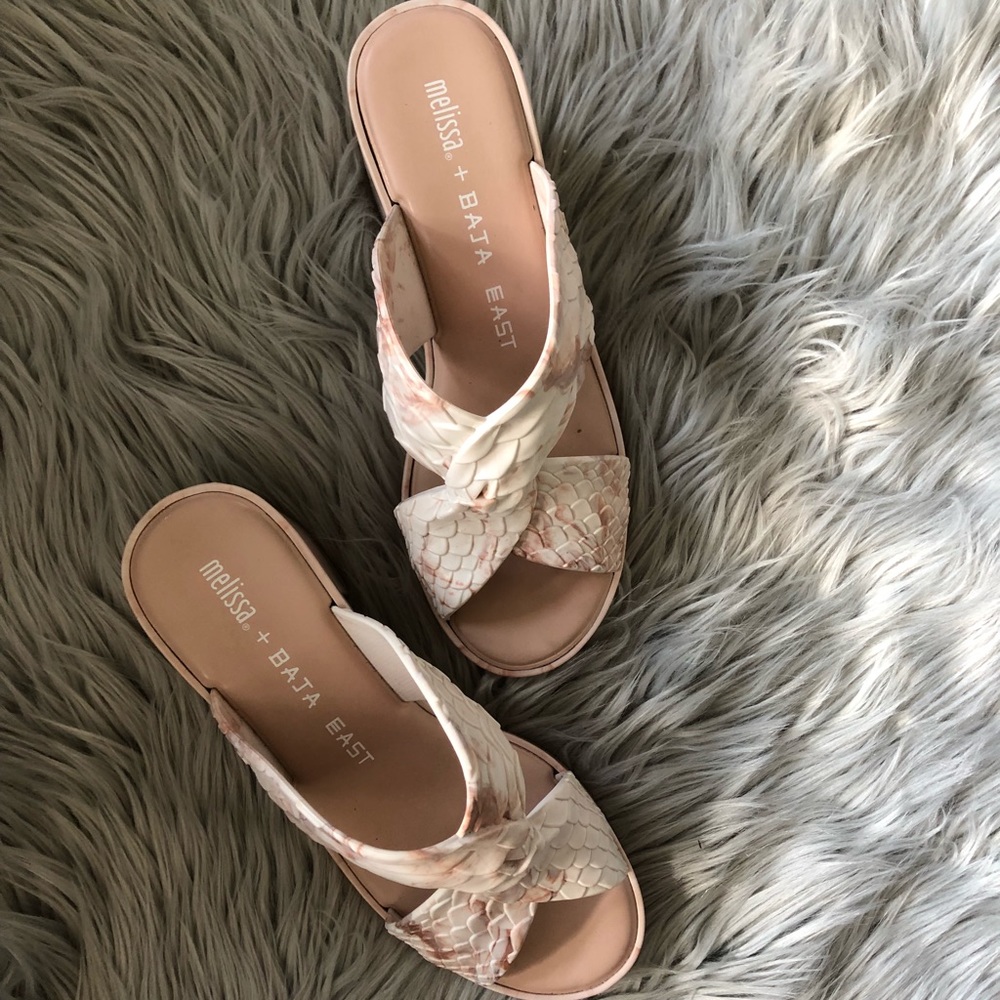 Trendy Sandals 🌺